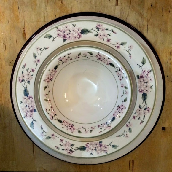 Complete Dinnerware Set "Pink Hydrangea" by MSE - Picture 5 of 8